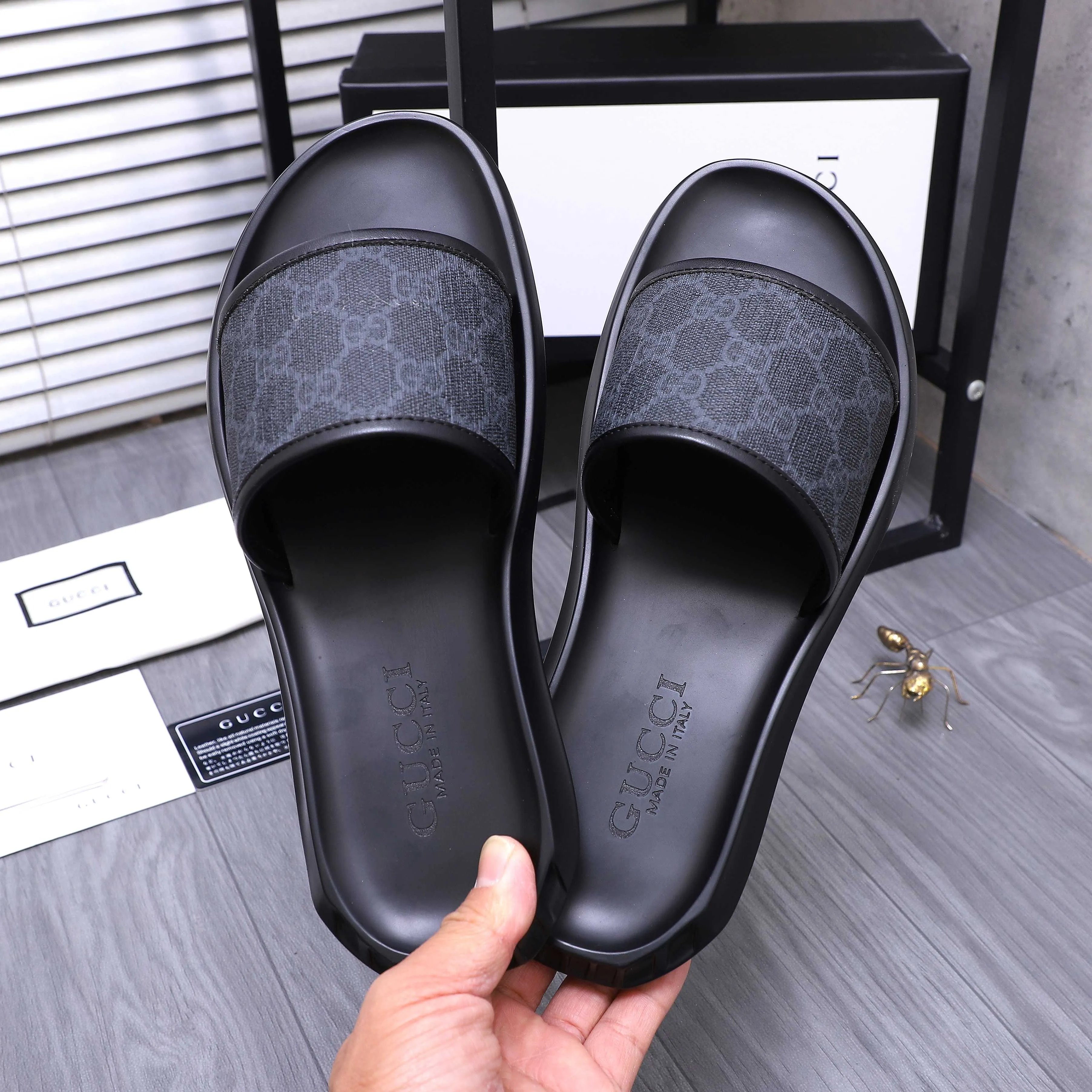Men's shoes 💰280 Product trademark: GUCCI "Gucci" slippers Regular size: 38-44 (45.46 custom-made, non-returnable) Product materials: Selected cowhide printed upper, instep imitation leather lining, original outsole